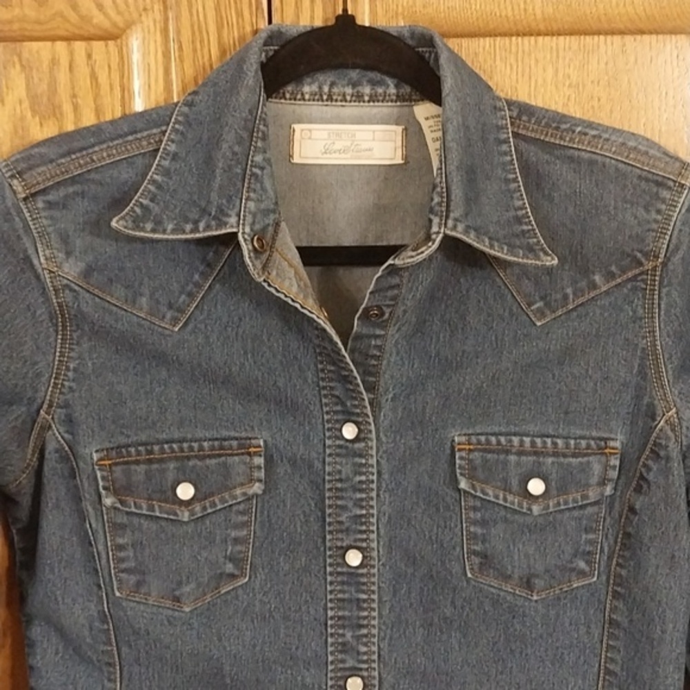 Levi's‎ Vintage Women's Pearl Snap Western Denim Shirt/Jacket Med Blue Wash Y2K
